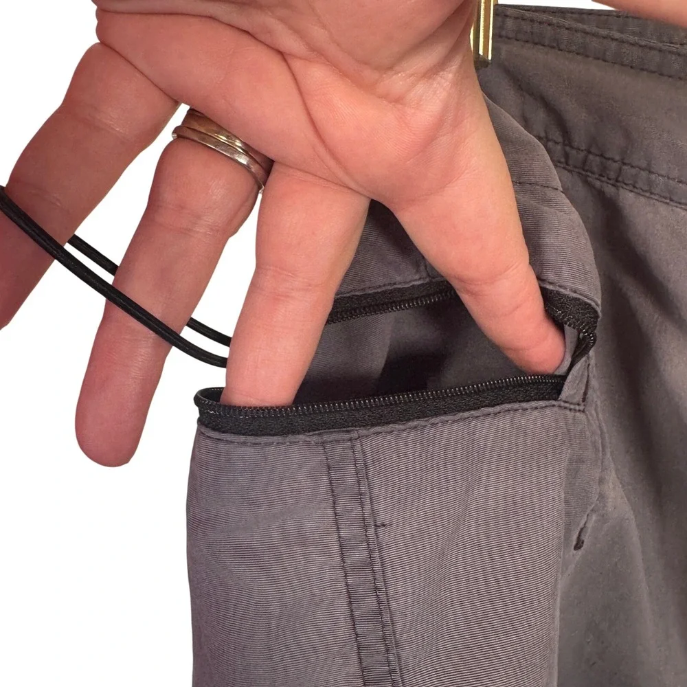 Patagonia Men's Gray Board Shorts Swim Trunks Elastic Drawstring‎ Pocket